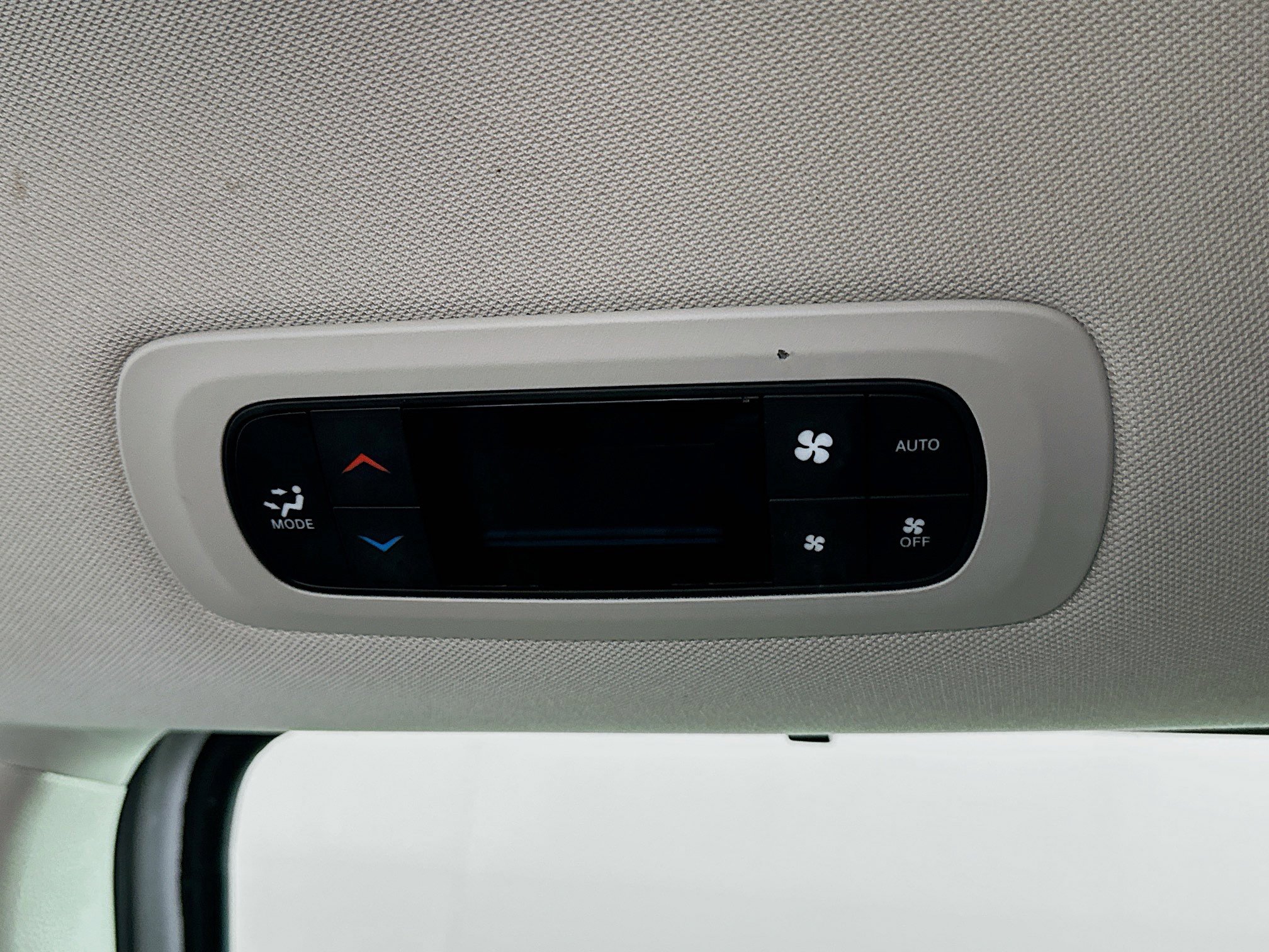 Used 2024 Chrysler Pacifica Touring-L image 26