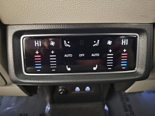 Used 2024 Audi Q8 e-tron Prestige w/ Prestige Package AWD/4WD image 30