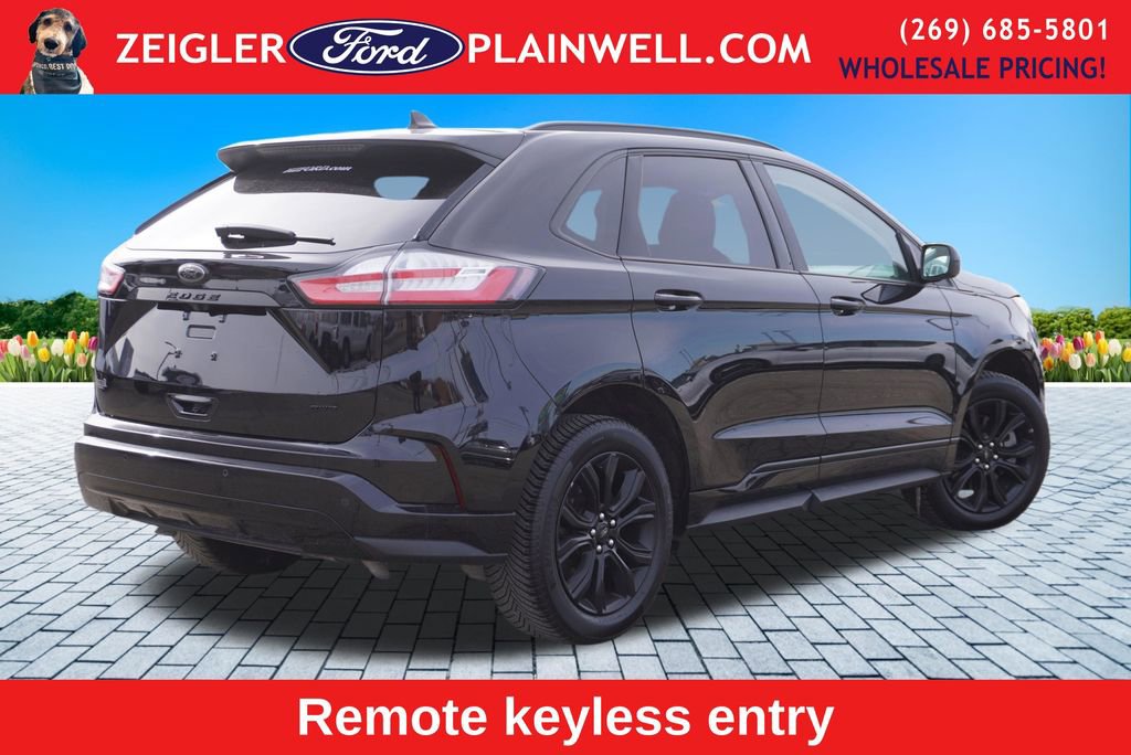 Used 2023 Ford Edge SE w/ Black Appearance Package image 5
