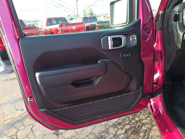 Used 2024 Jeep Gladiator Sport image 13