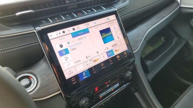 Certified 2025 Jeep Grand Cherokee Limited image 16