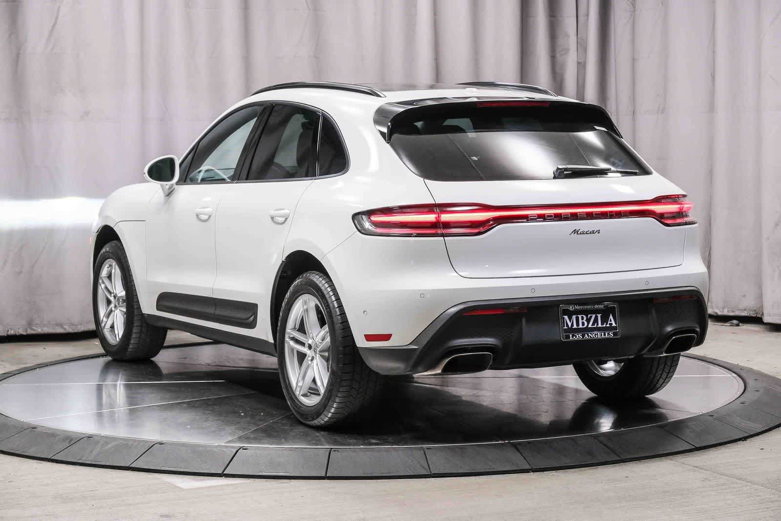 Used 2023 Porsche Macan AWD/4WD image 2