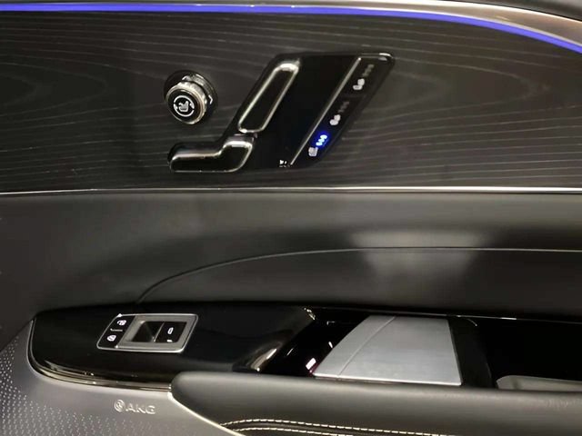 Used 2024 Cadillac Lyriq Luxury RWD image 59