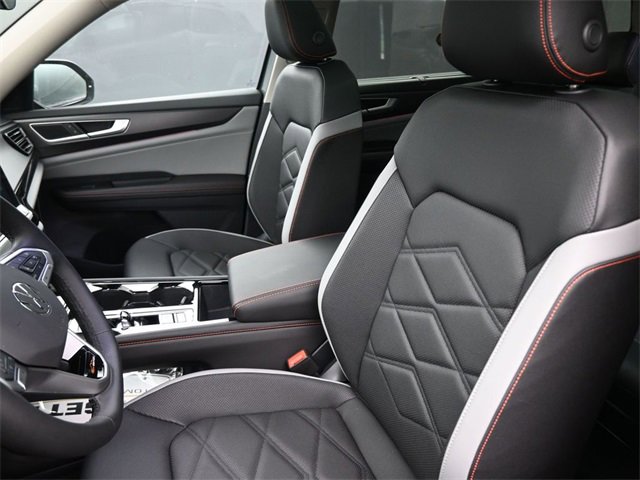 New 2025 Volkswagen Atlas Peak Edition SE image 31
