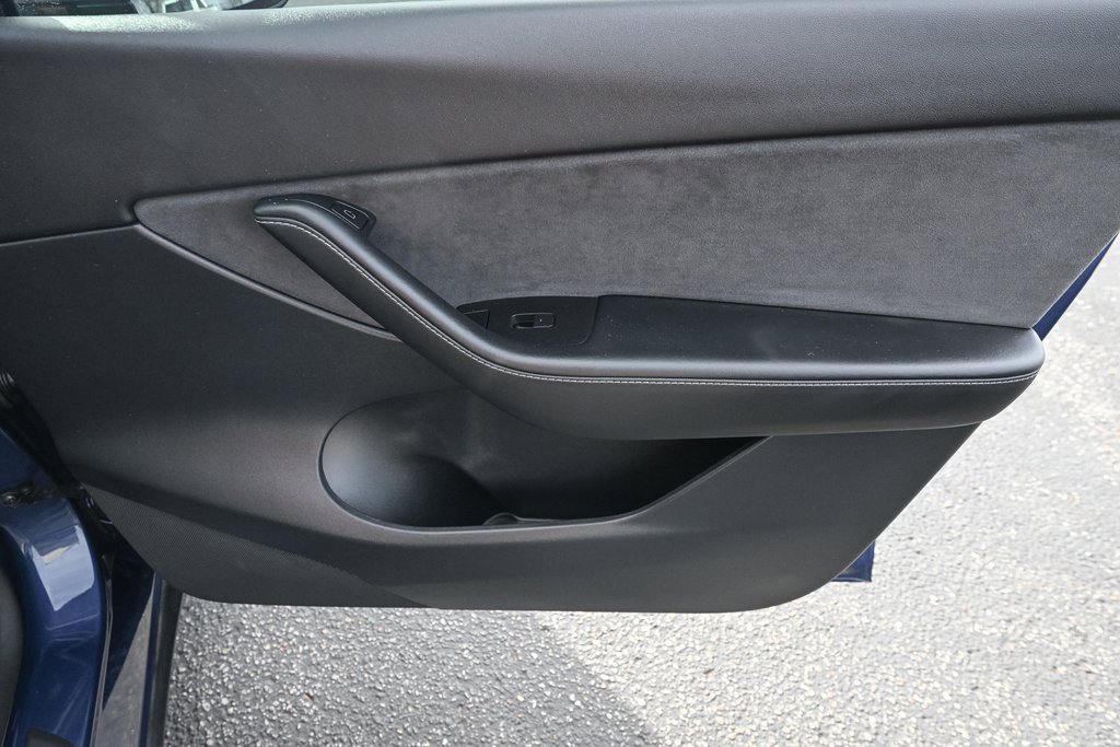 Used 2022 Tesla Model Y Performance image 27