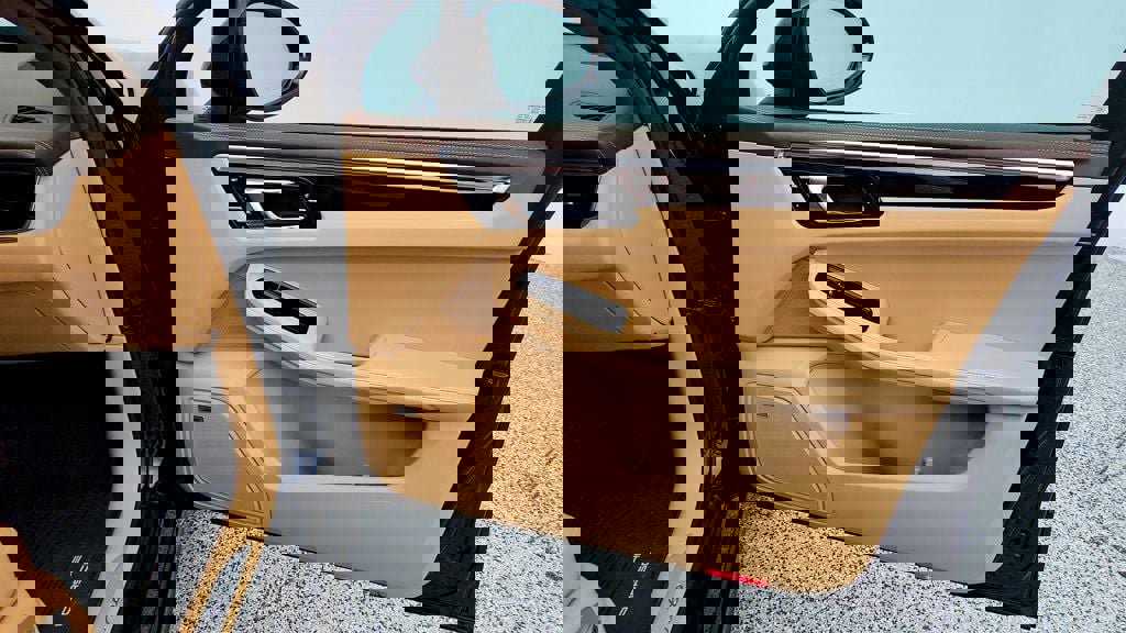 Used 2018 Porsche Macan Turbo image 27