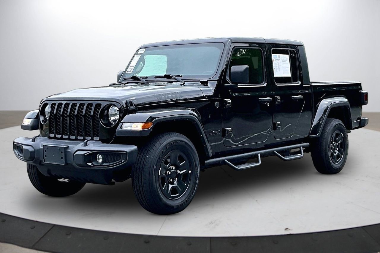 Certified 2022 Jeep Gladiator Sport AWD/4WD image 4