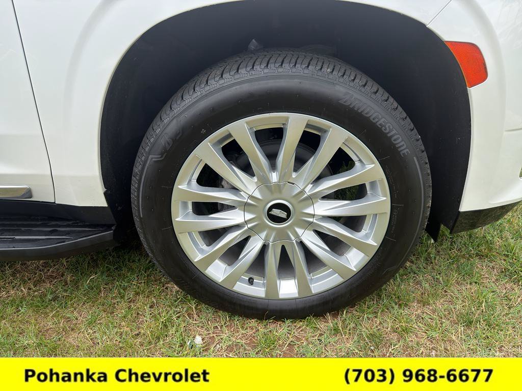 Used 2023 Cadillac Escalade ESV Luxury AWD/4WD image 28