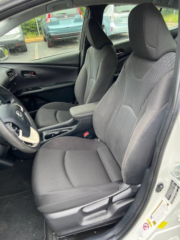 Used 2017 Toyota Prius Two w/ Carpet Mat Package FWD image 10