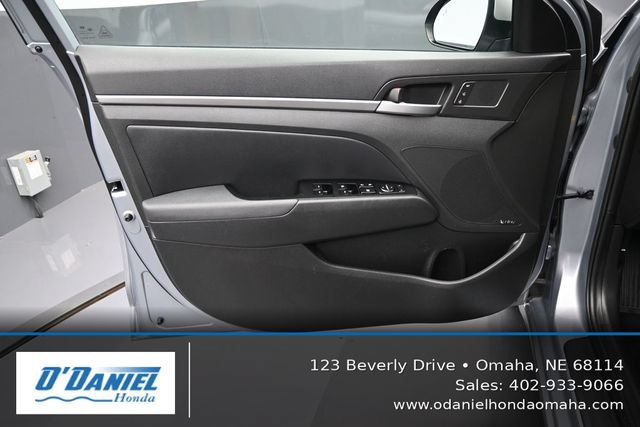 Used 2017 Hyundai Elantra Limited w/ Limited Ultimate Package 09 FWD image 23