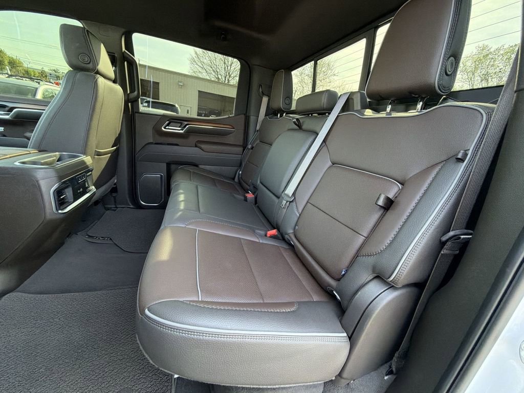 Used 2025 GMC Sierra 1500 Denali w/ Denali Reserve Package AWD/4WD image 25