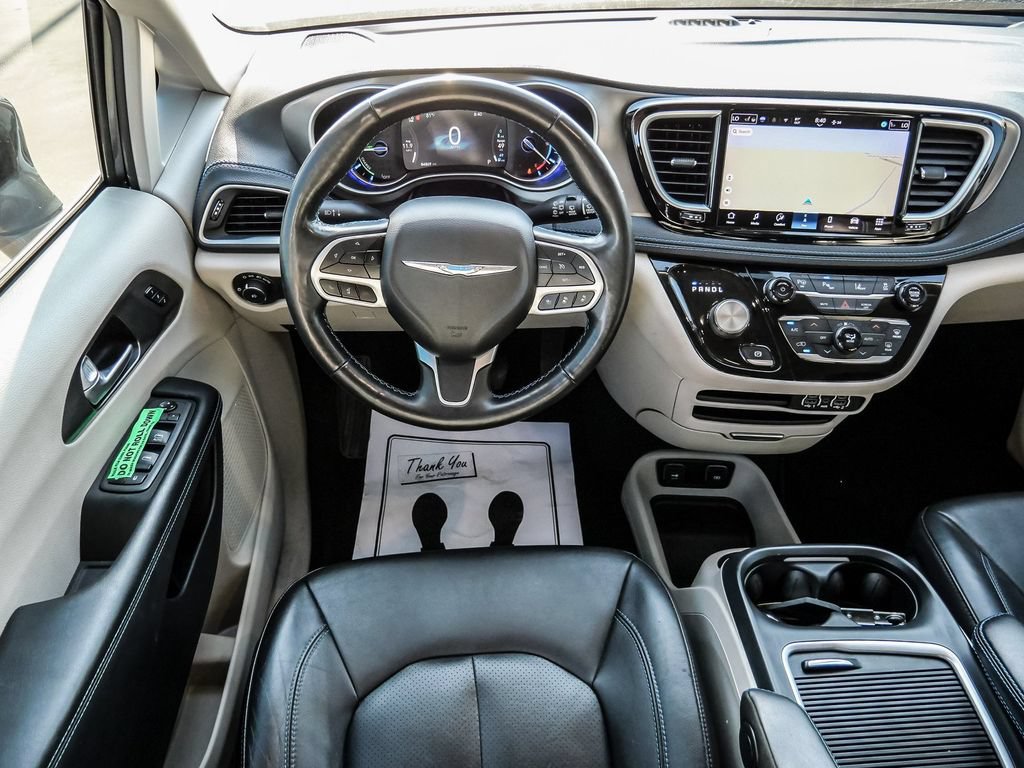 Used 2021 Chrysler Pacifica Touring-L FWD image 32