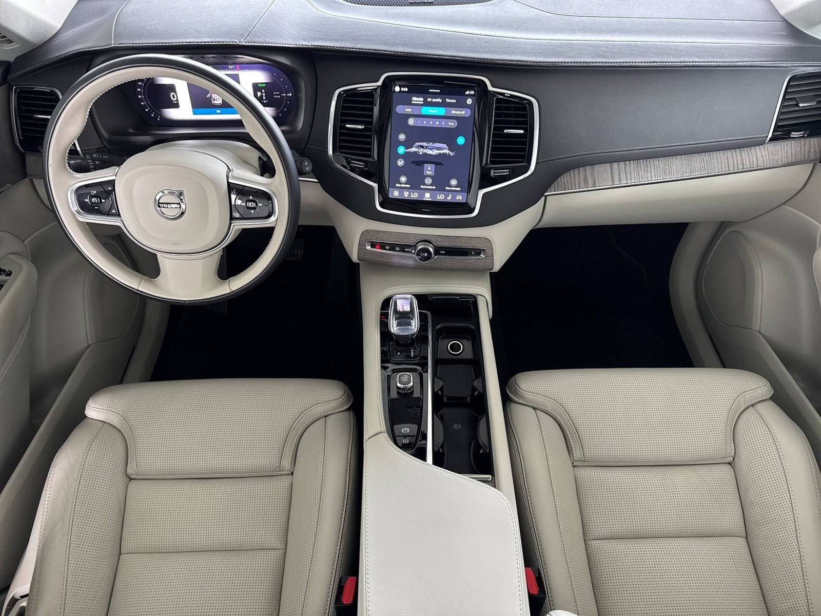 Certified 2023 Volvo XC90 T8 Ultimate AWD/4WD image 4
