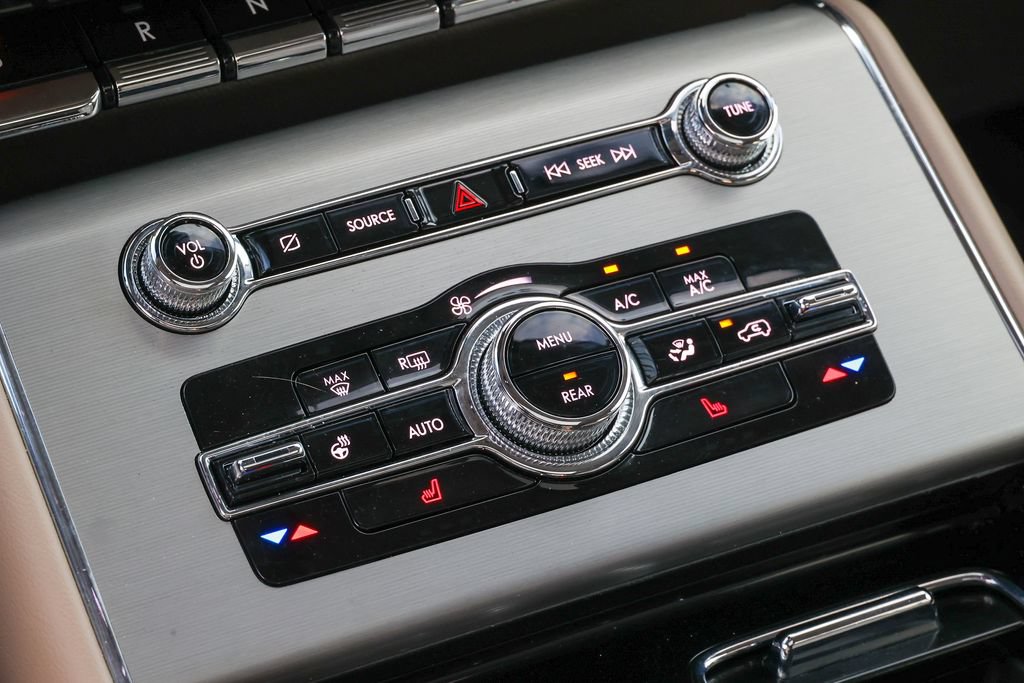 Used 2022 Lincoln Aviator AWD w/ Premium Package image 10