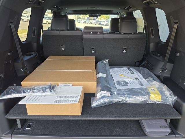 New 2026 Lexus LX 700h Luxury image 14