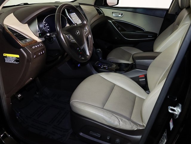 Used 2017 Hyundai Santa Fe SE Ultimate w/ Cargo Package image 12