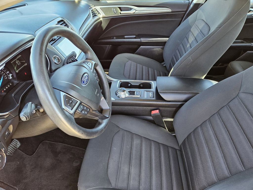 Used 2019 Ford Fusion SE image 18