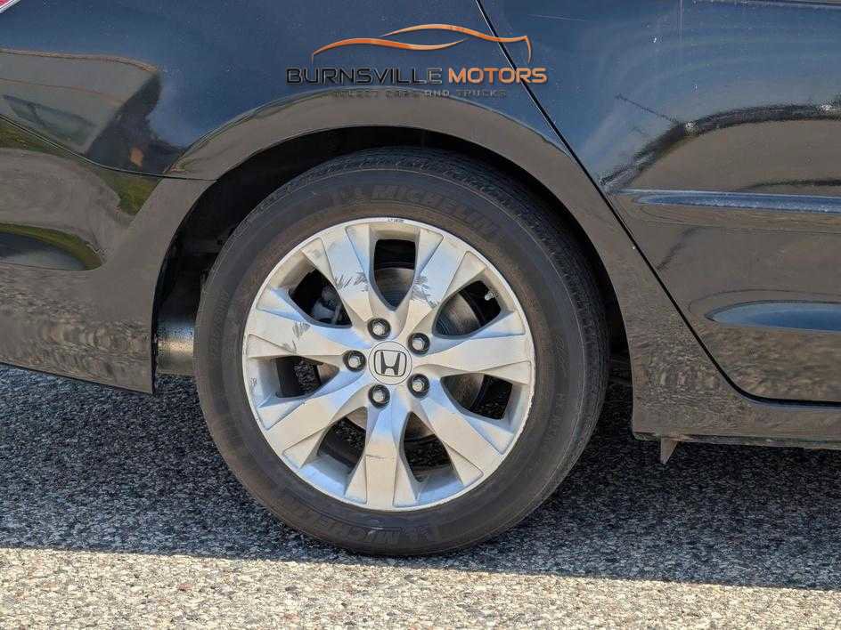 Used 2010 Honda Accord EX-L image 9