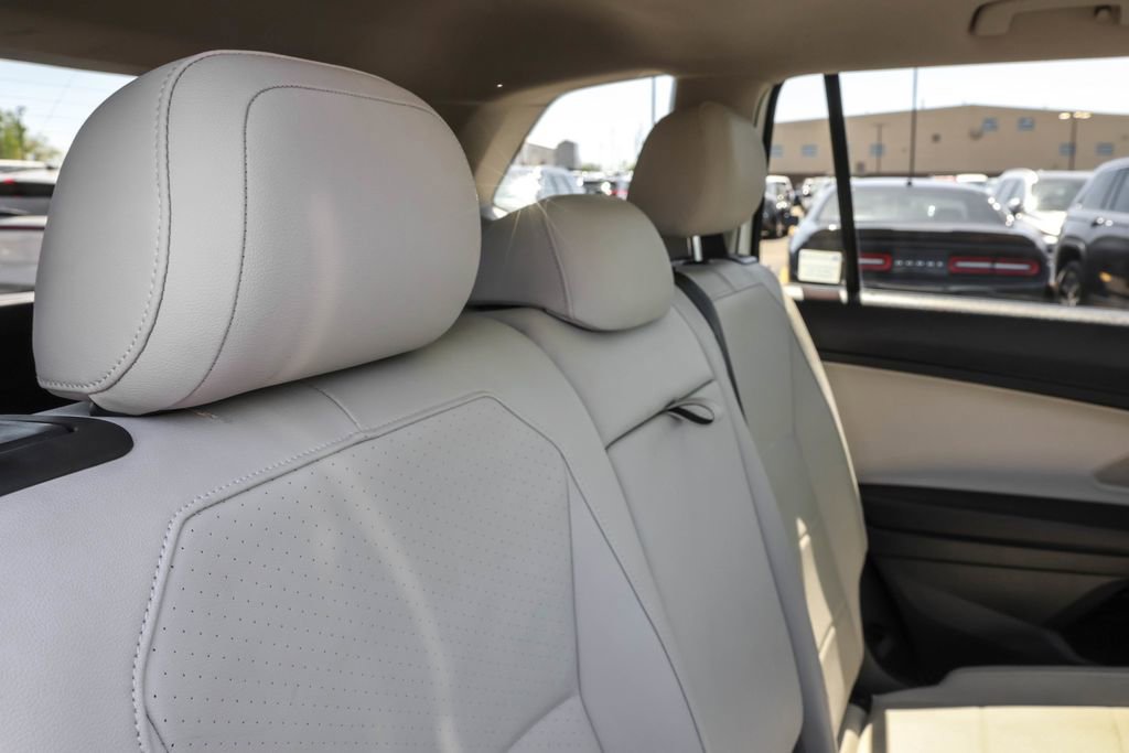Used 2019 Volkswagen Tiguan SE FWD image 33