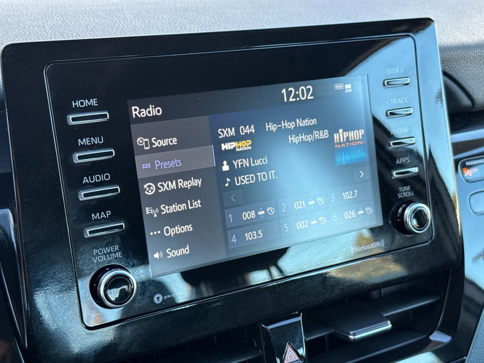 Used 2024 Toyota Camry SE image 17