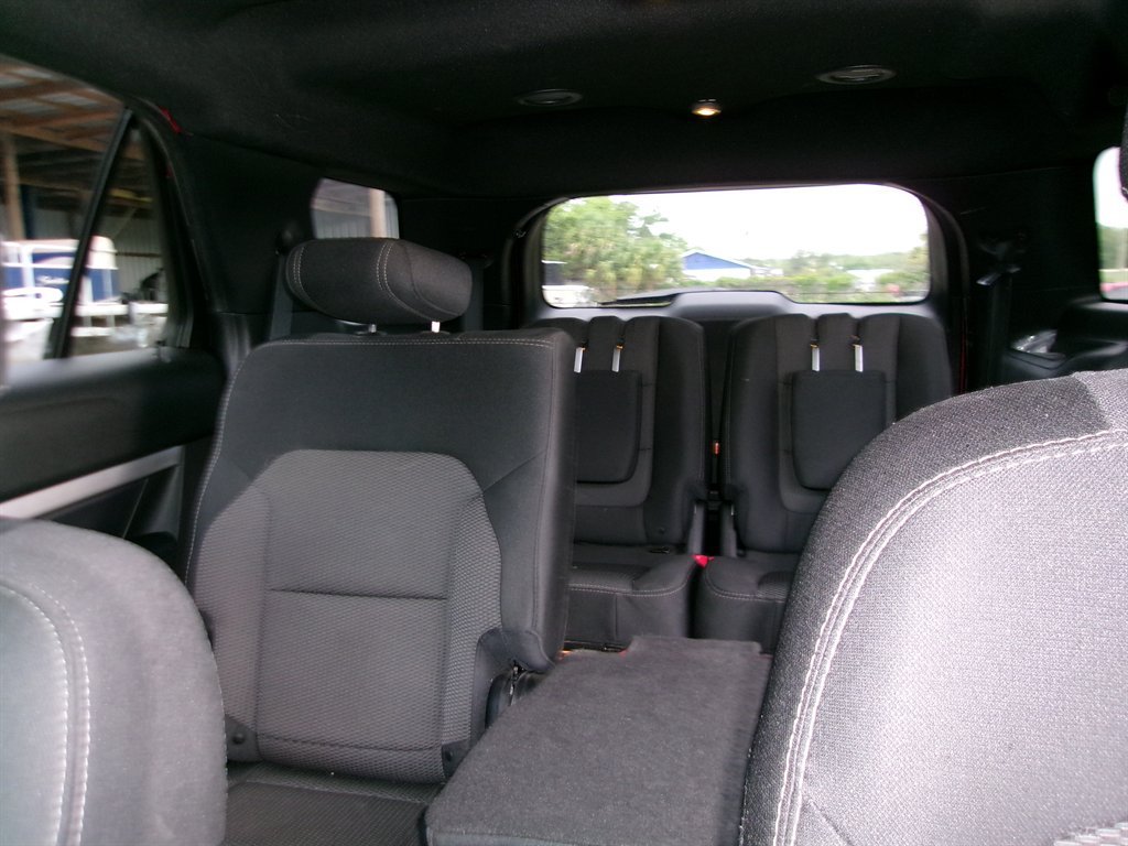 Used 2017 Ford Explorer XLT AWD/4WD image 36