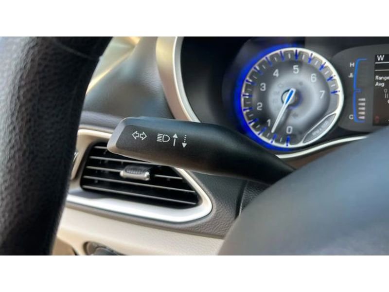 Used 2020 Chrysler Voyager Lxi image 33