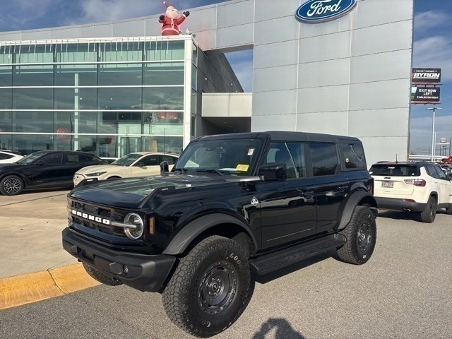 Used 2025 Ford Bronco Outer Banks w/ Sasquatch Package image 1