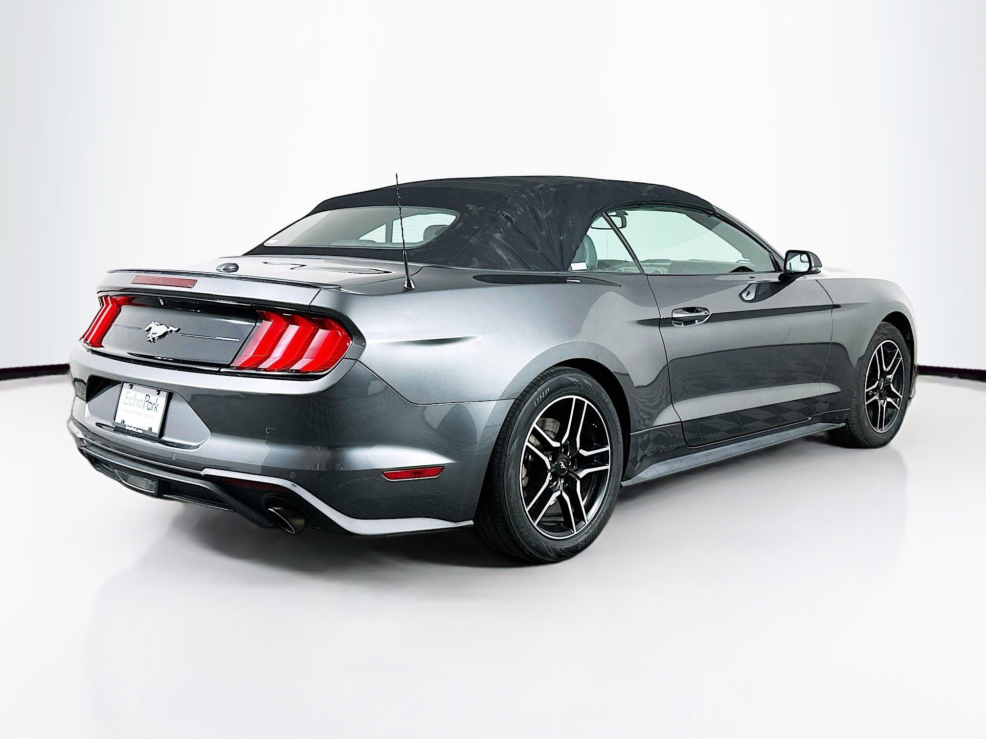 Used 2019 Ford Mustang Premium image 9