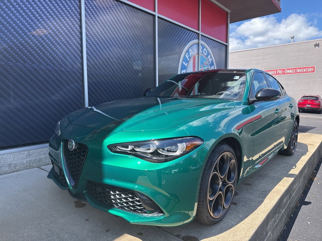 New 2025 Alfa Romeo Giulia AWD w/ Driving Assist Package image 10