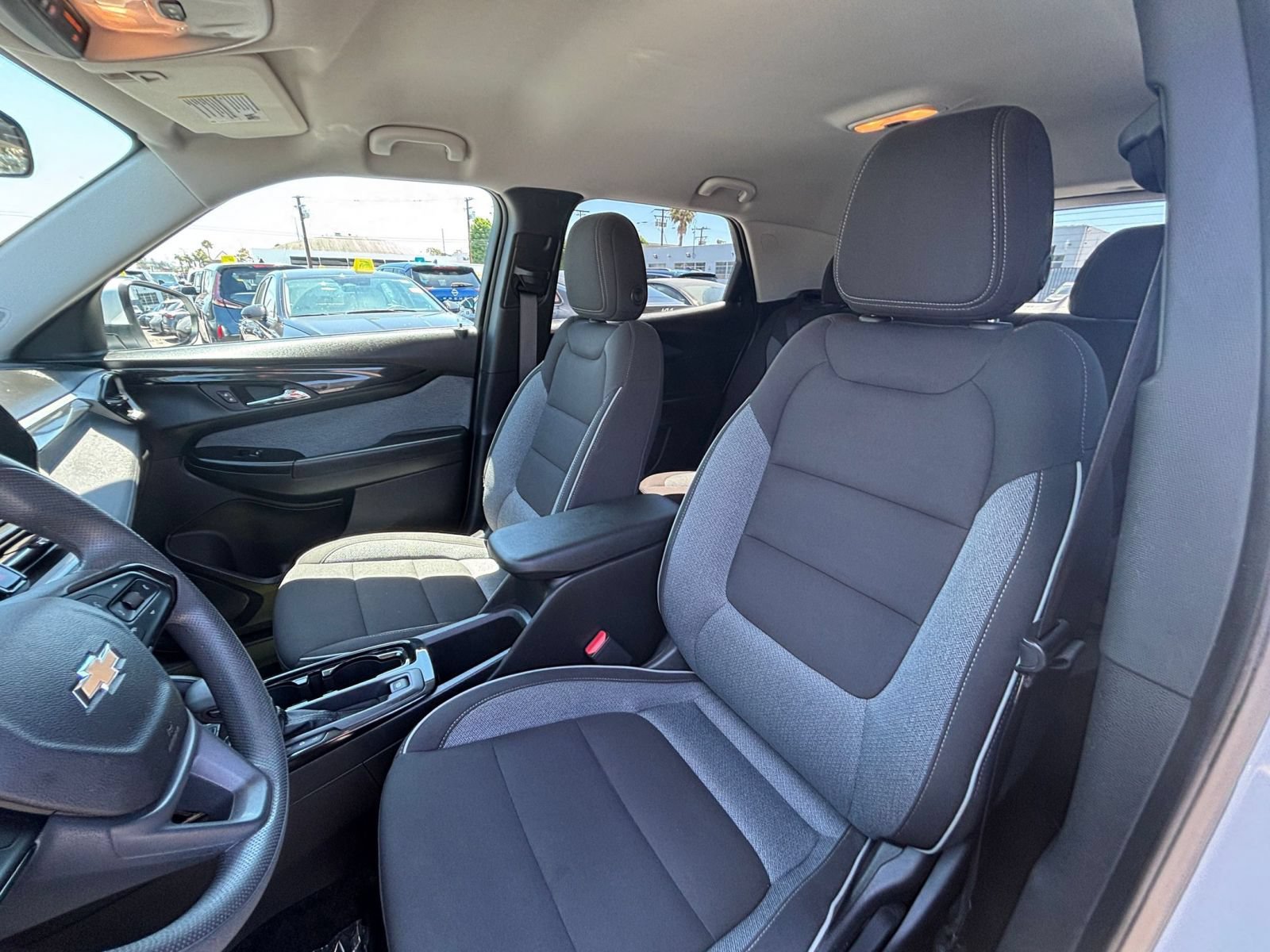 Used 2025 Chevrolet TrailBlazer LT FWD image 28