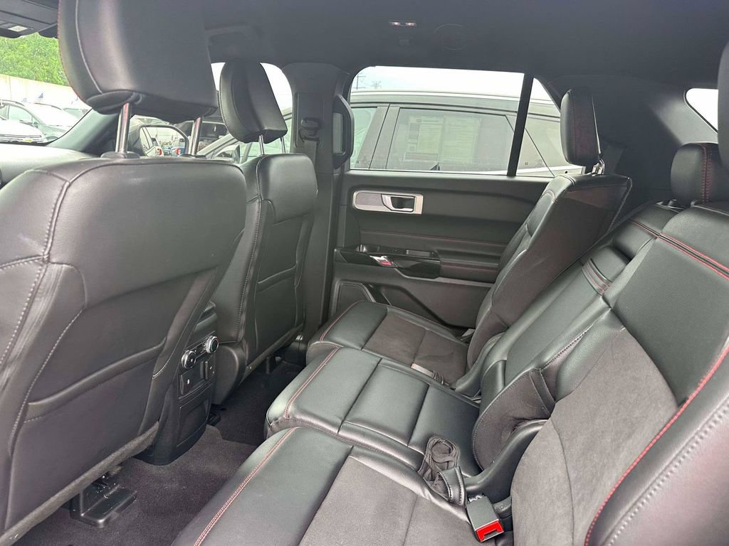 Used 2023 Ford Explorer ST-Line AWD/4WD image 10