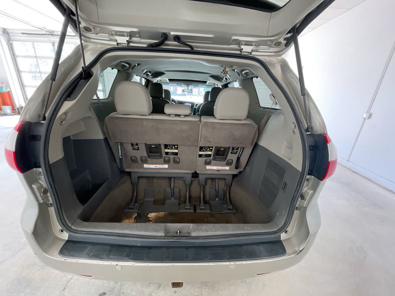 Used 2015 Toyota Sienna XLE w/ XLE Navigation Package AWD/4WD image 25