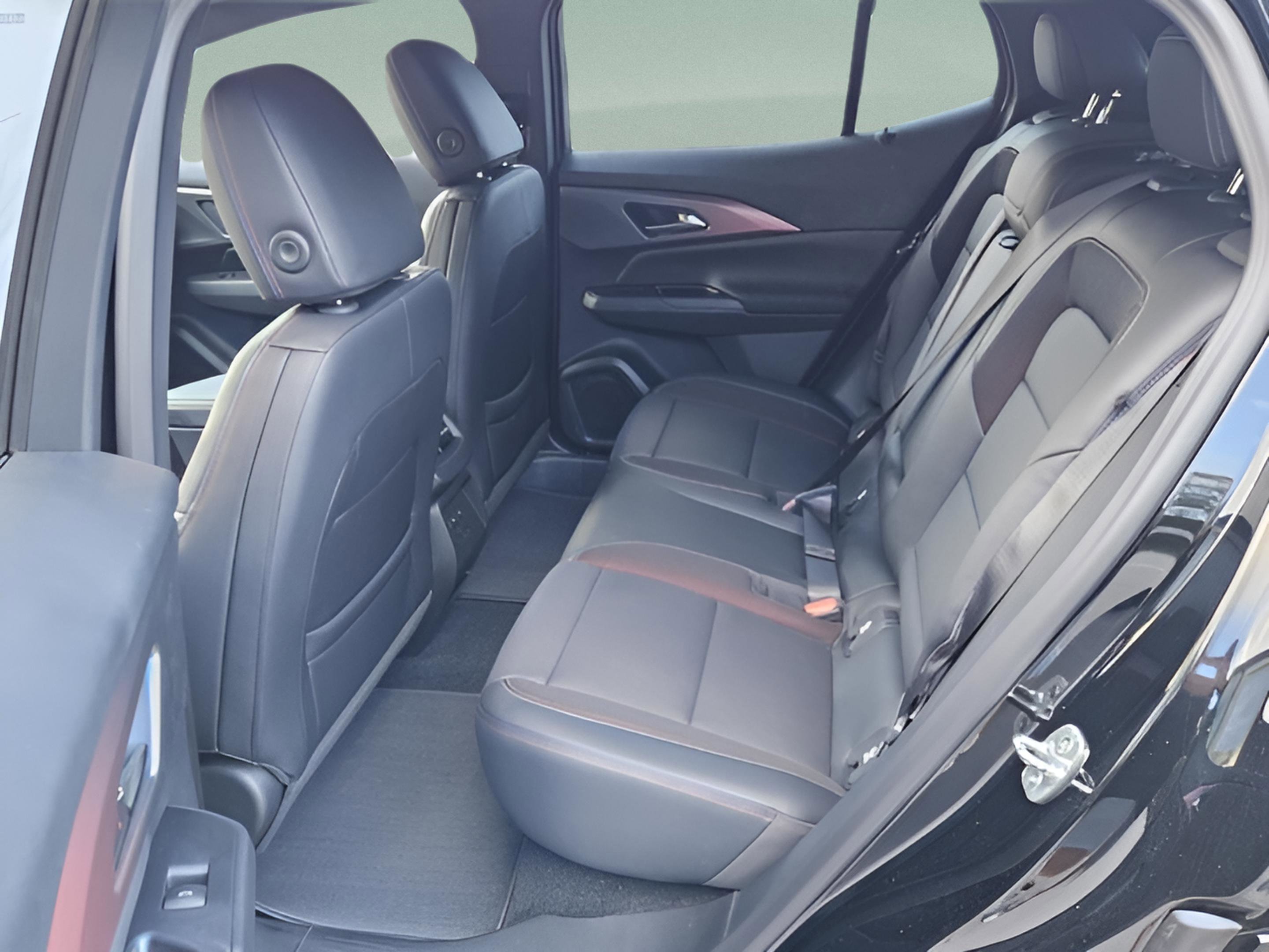 New 2025 Chevrolet Equinox EV RS image 6