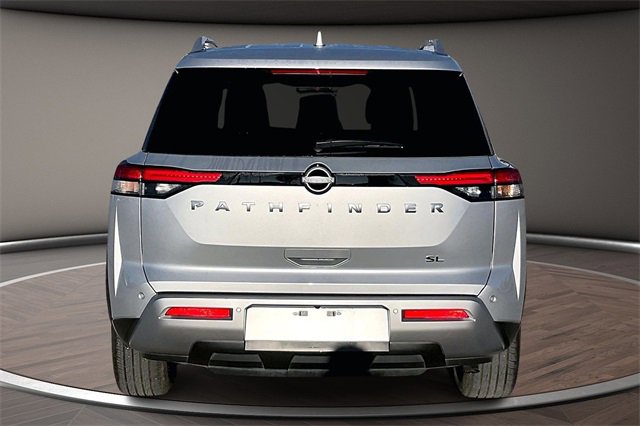Certified 2025 Nissan Pathfinder SL image 4