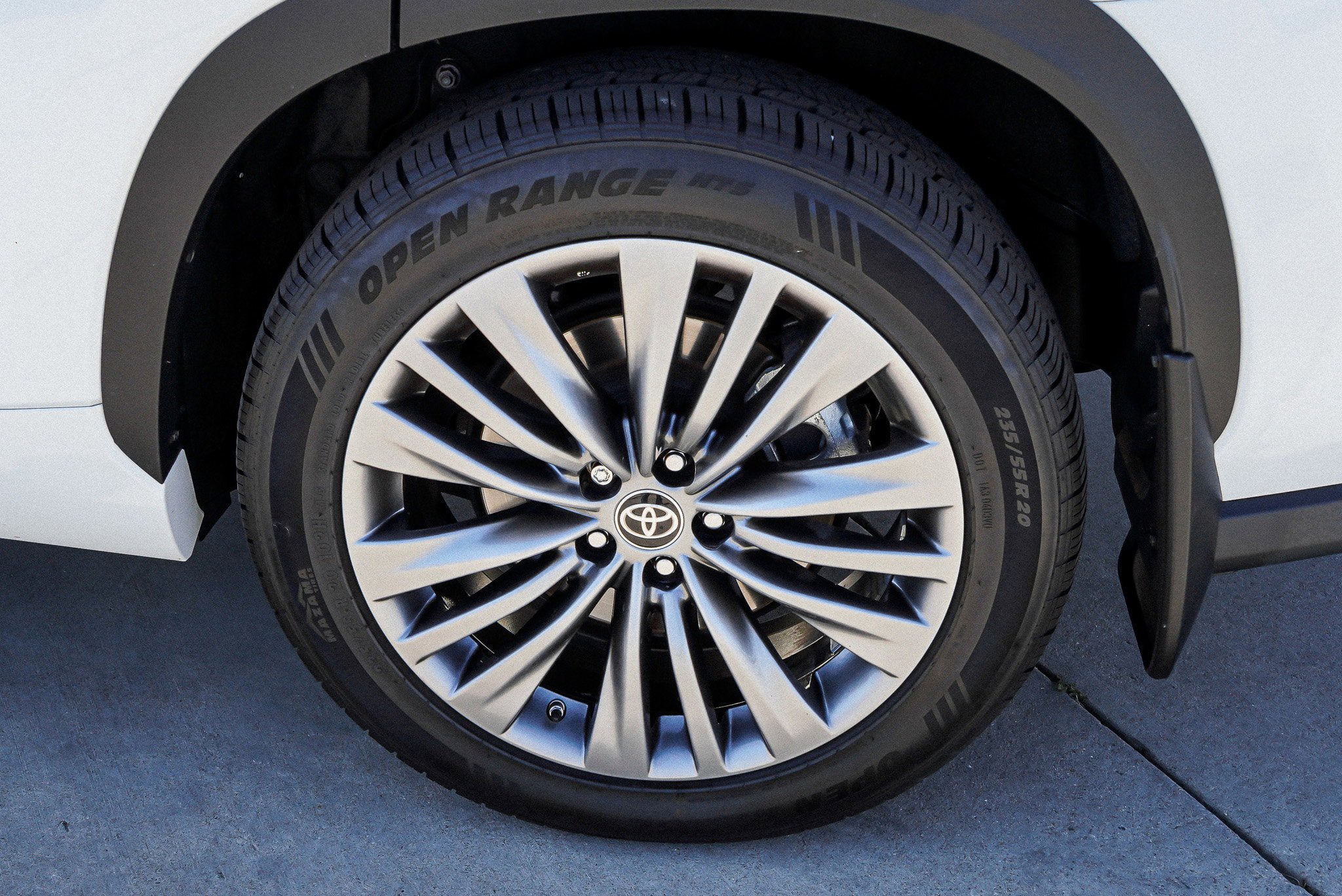 Used 2022 Toyota Highlander Platinum AWD/4WD image 13