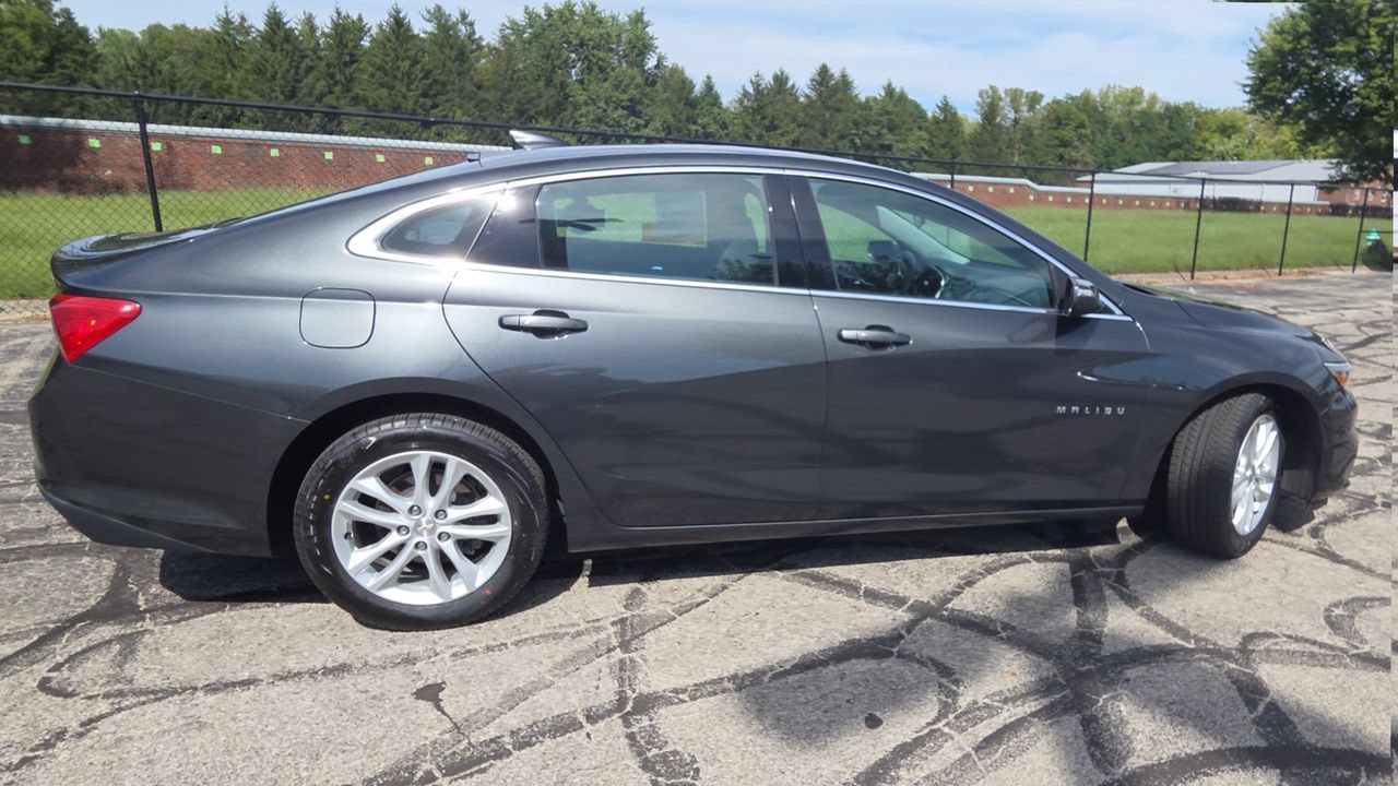 Used 2018 Chevrolet Malibu LT FWD image 9