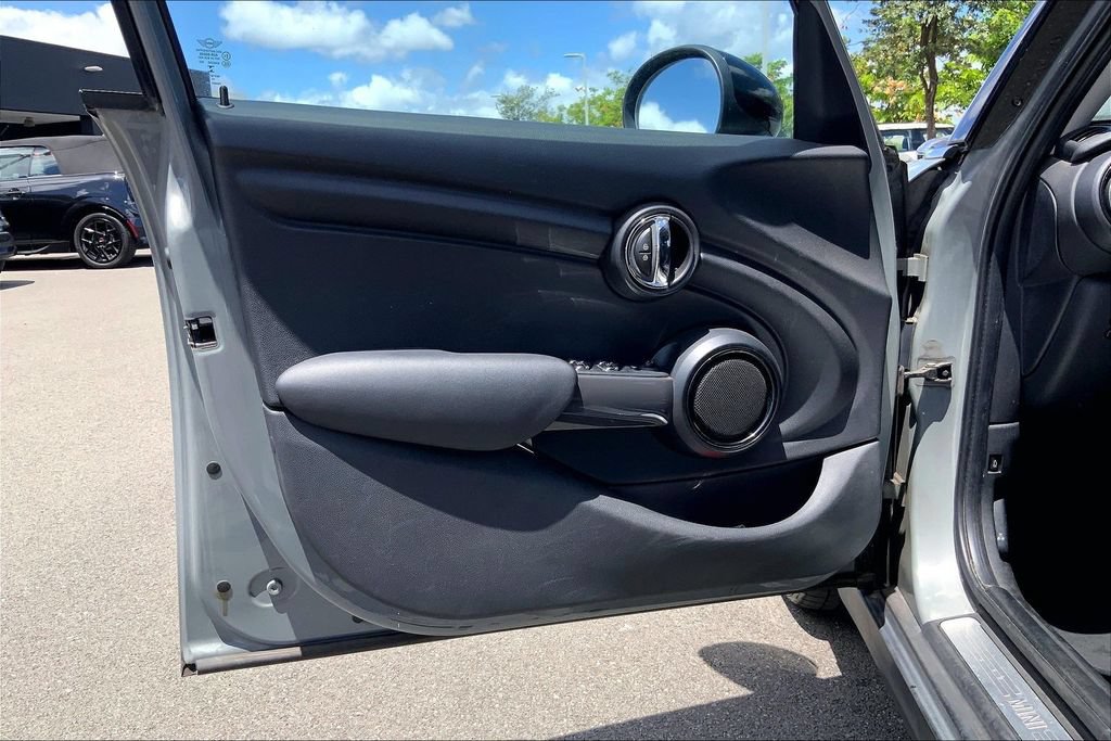 Used 2016 MINI Cooper 4-Door Hardtop FWD image 17