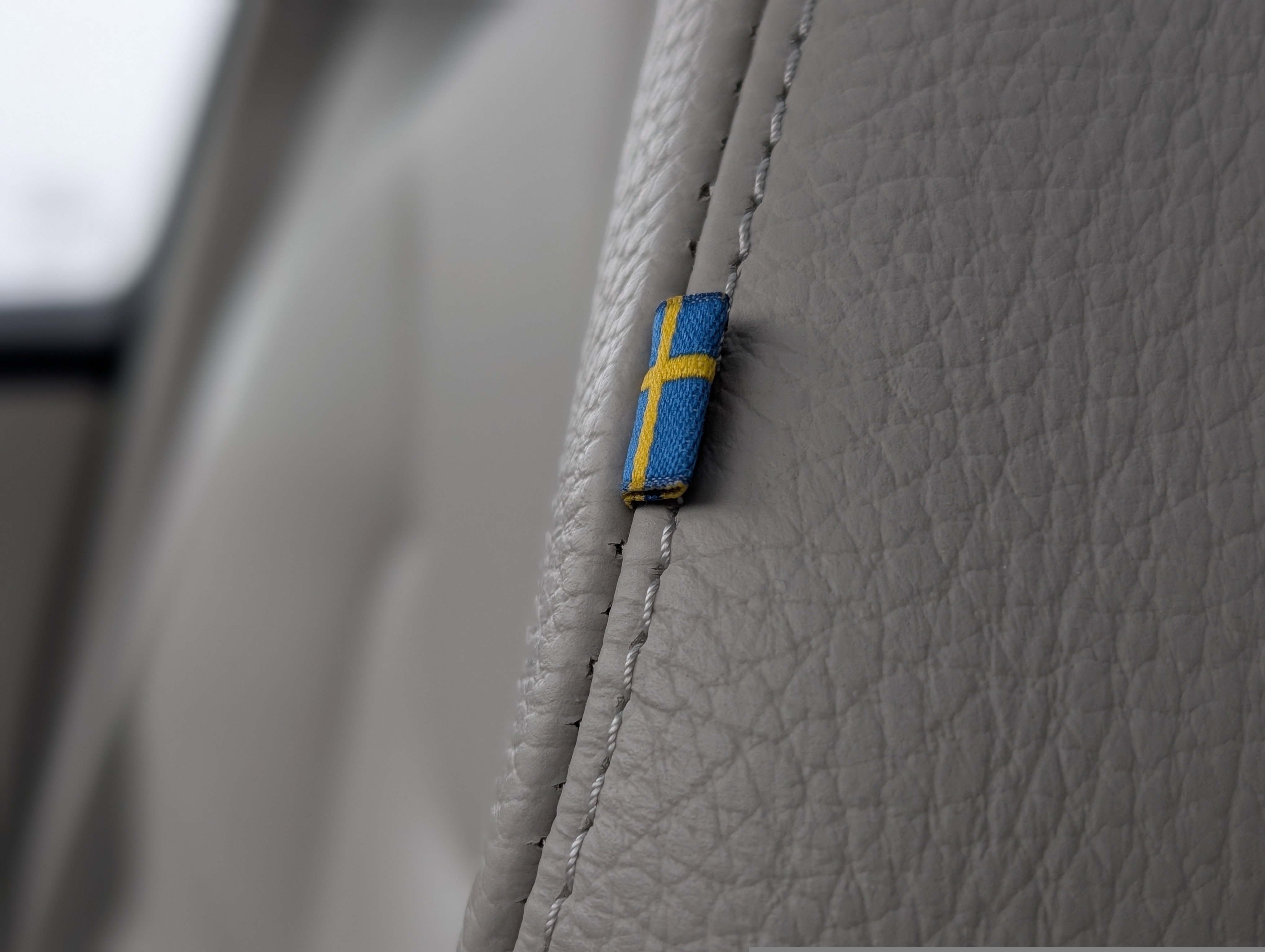 Used 2020 Volvo S60 T6 Momentum image 50