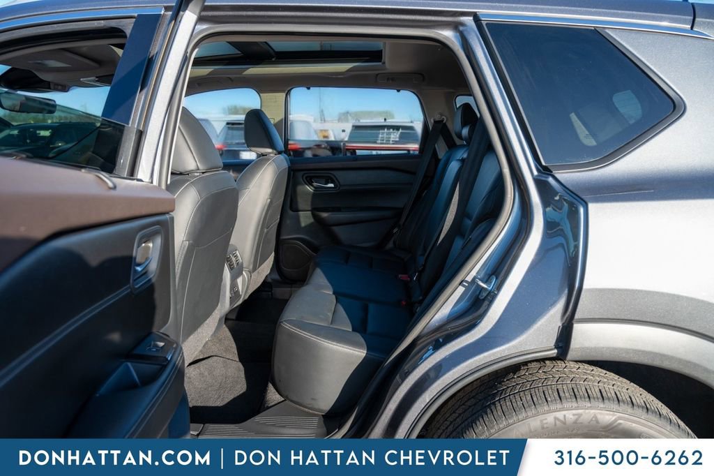 Used 2023 Nissan Rogue SL w/ SL Premium Package image 20