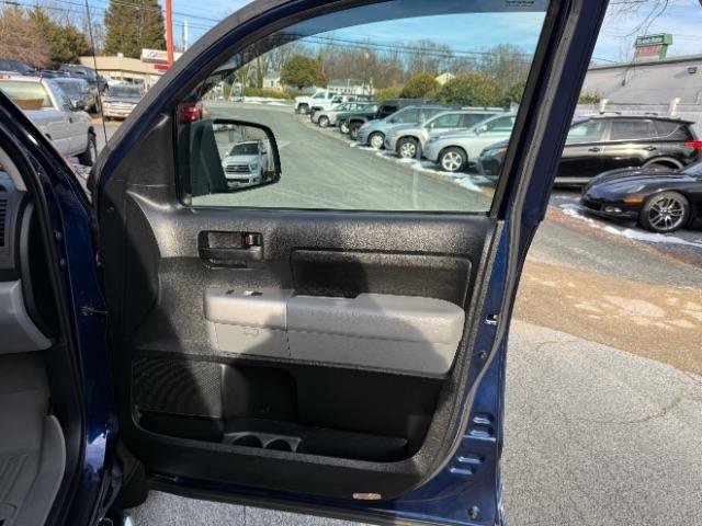 Used 2008 Toyota Tundra 4x4 CrewMax image 9