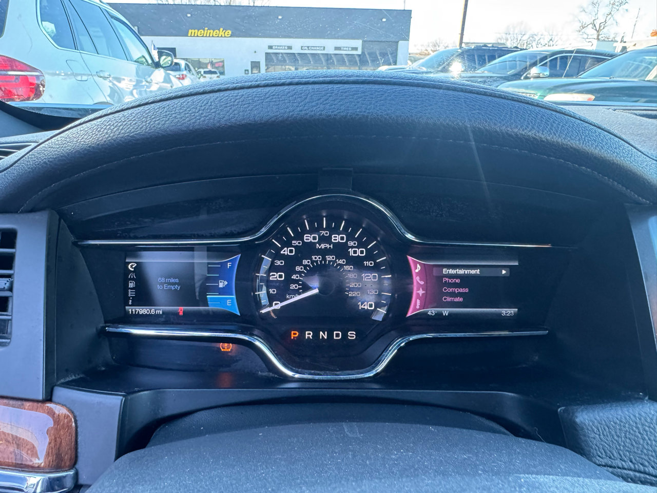 Used 2013 Lincoln MKS image 19