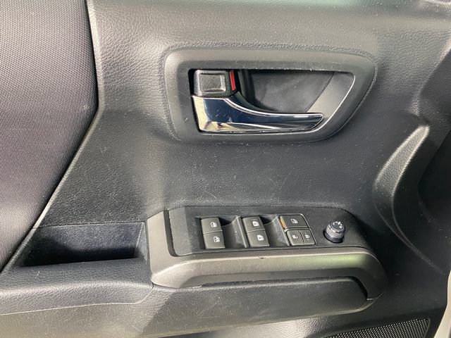 Used 2019 Toyota Tacoma TRD Sport AWD/4WD image 21