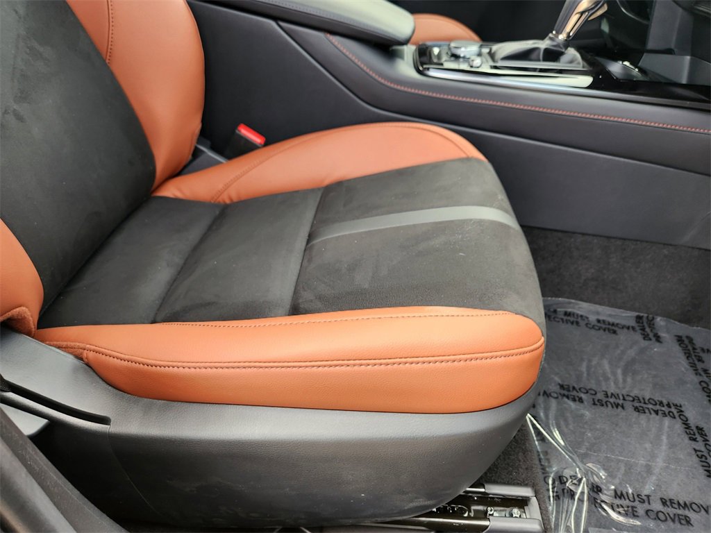 New 2025 MAZDA CX-30 Carbon image 18