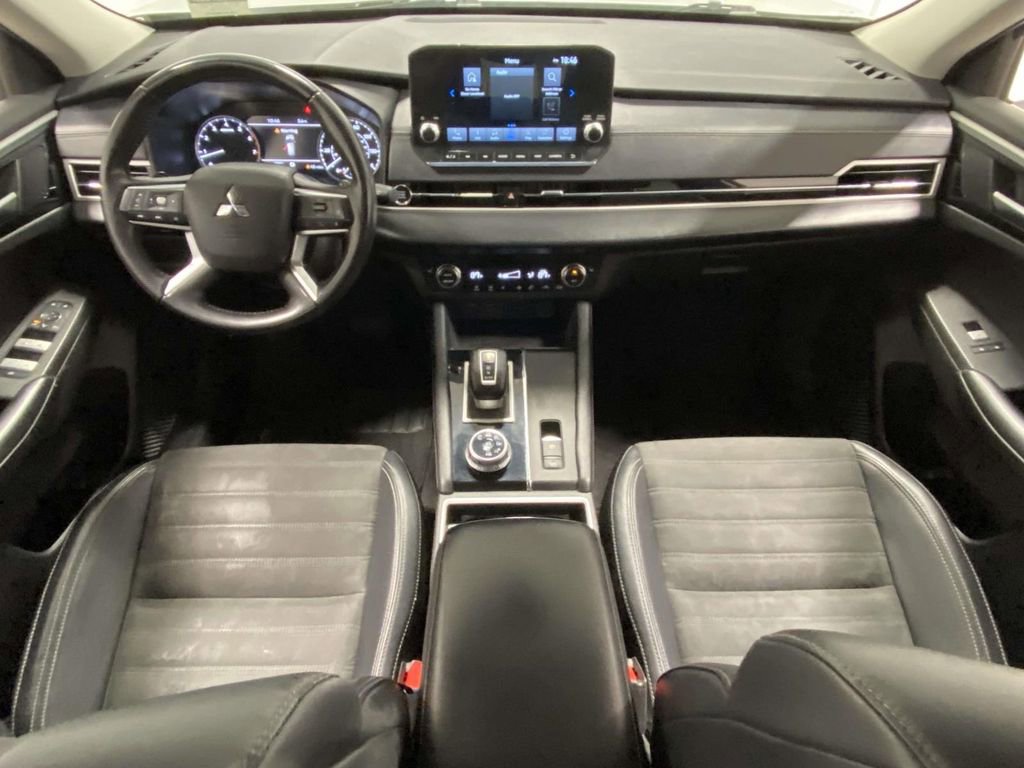 Used 2024 Mitsubishi Outlander SE image 10