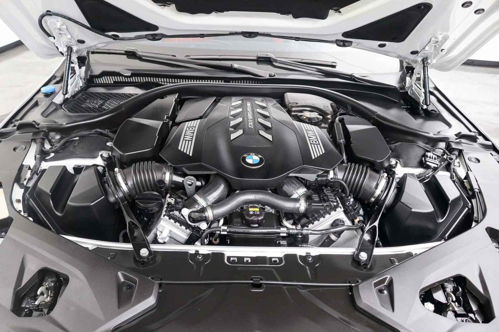 Used 2020 BMW M850i xDrive Convertible w/ Driving Assistance Package AWD/4WD image 36