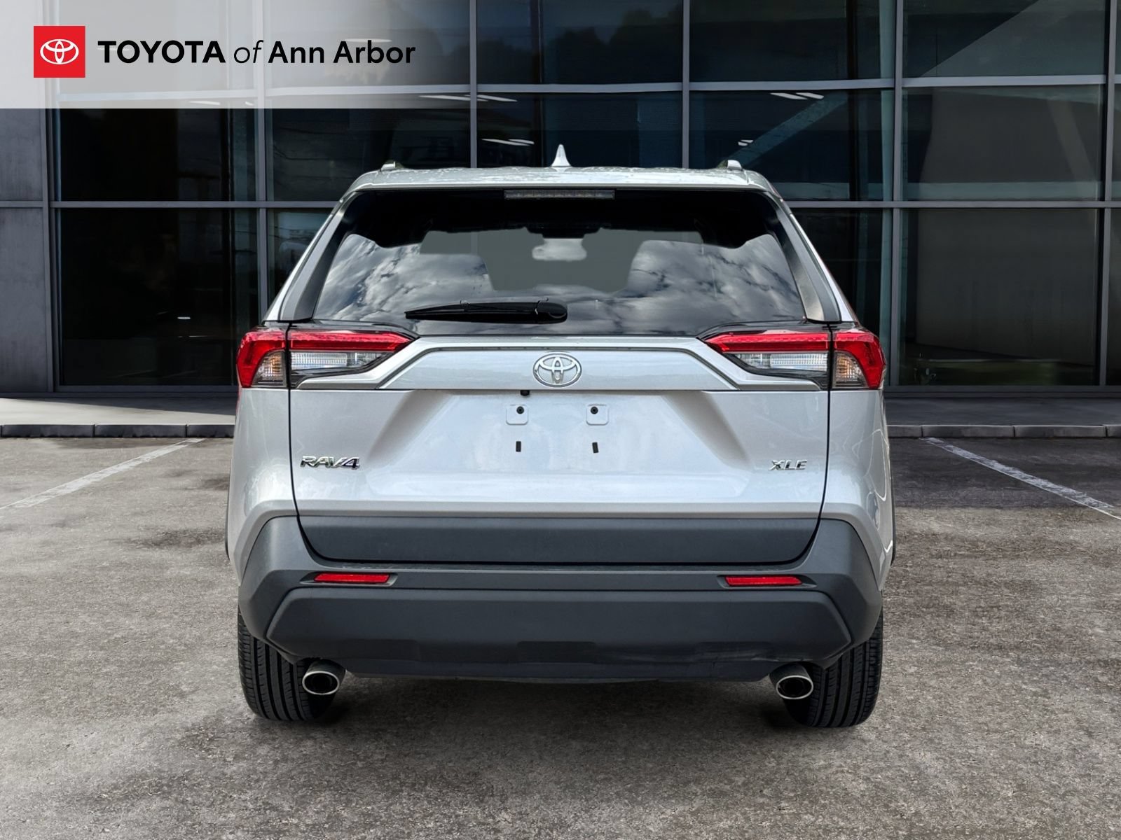 Used 2024 Toyota RAV4 XLE FWD image 9