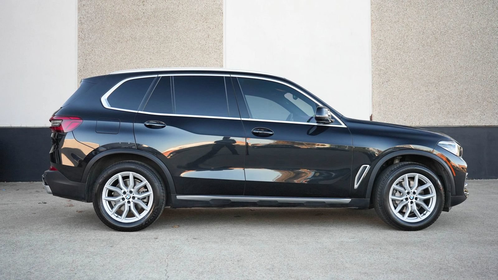 Used 2019 BMW X5 xDrive40i w/ Convenience Package AWD/4WD image 5