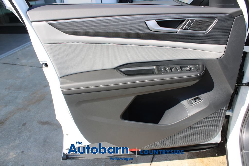New 2026 Volkswagen Atlas Cross Sport SEL R-Line AWD/4WD image 9