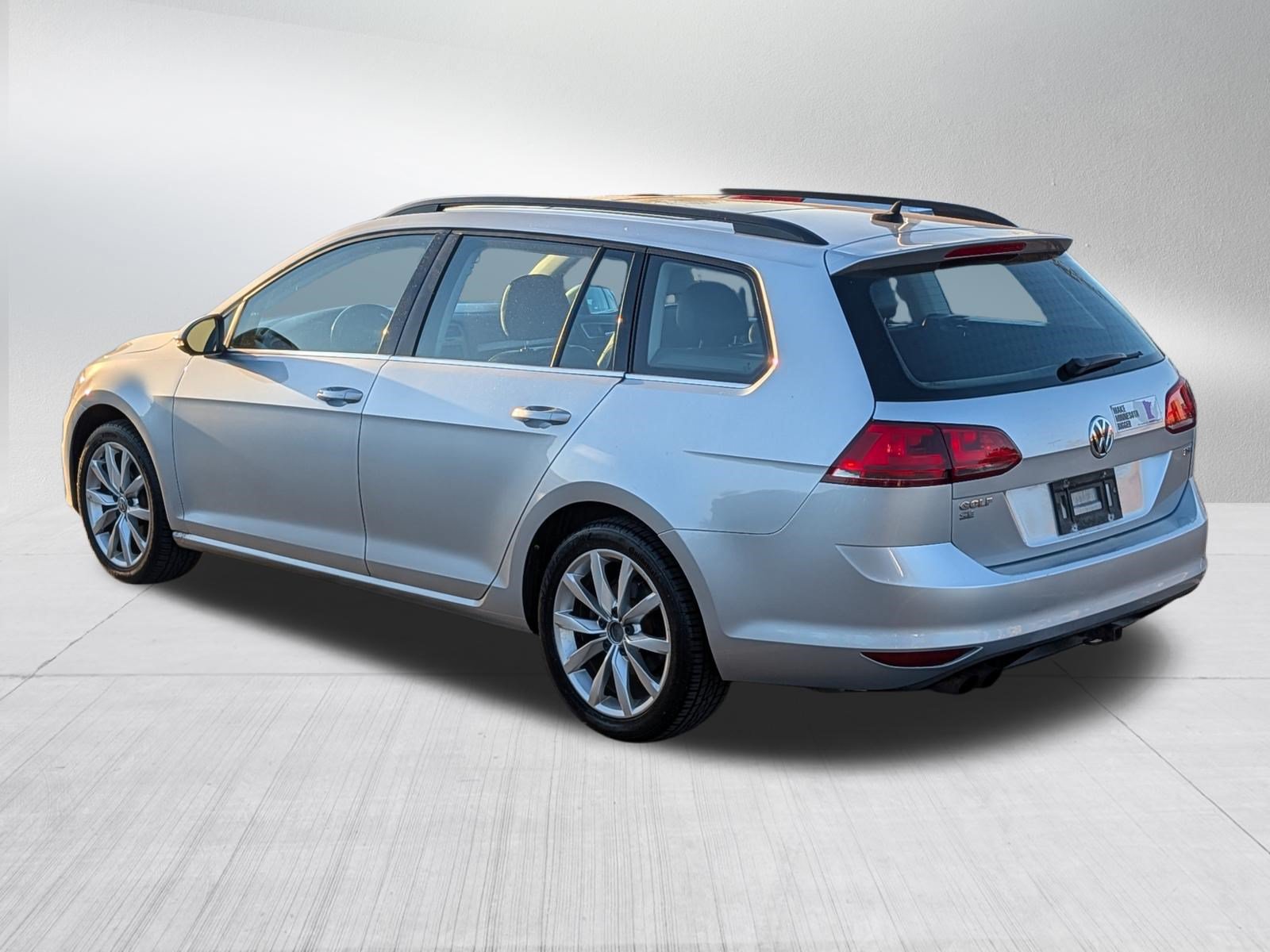 Used 2016 Volkswagen Golf SE FWD image 5