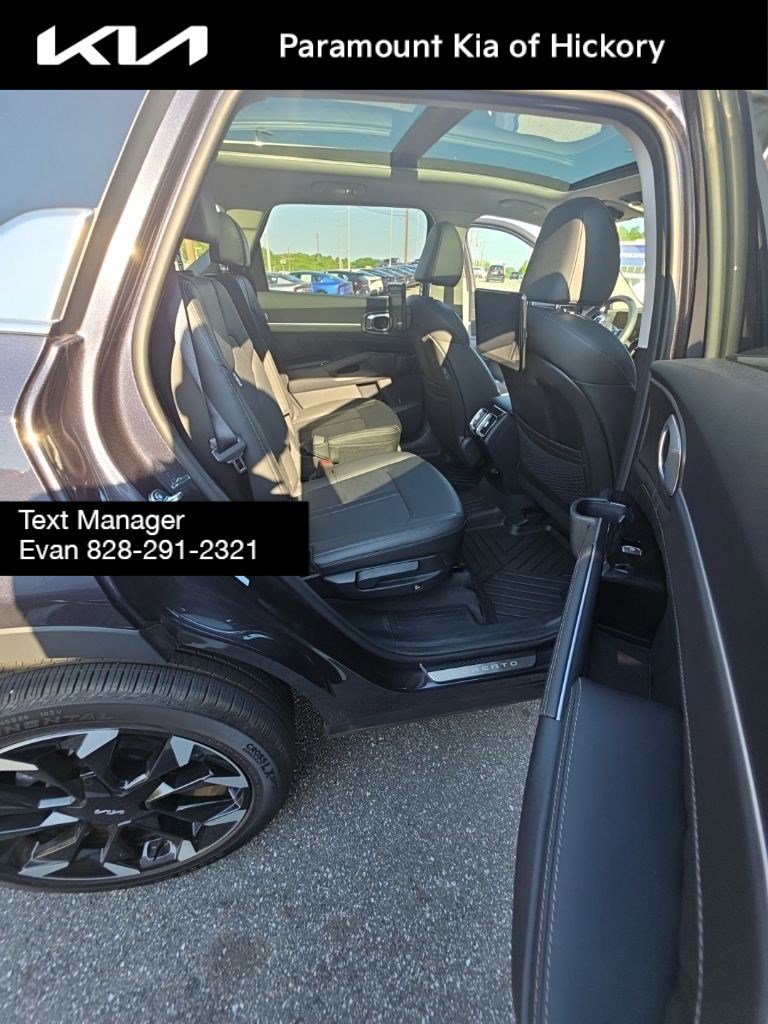 Used 2025 Kia Sorento SX FWD image 12